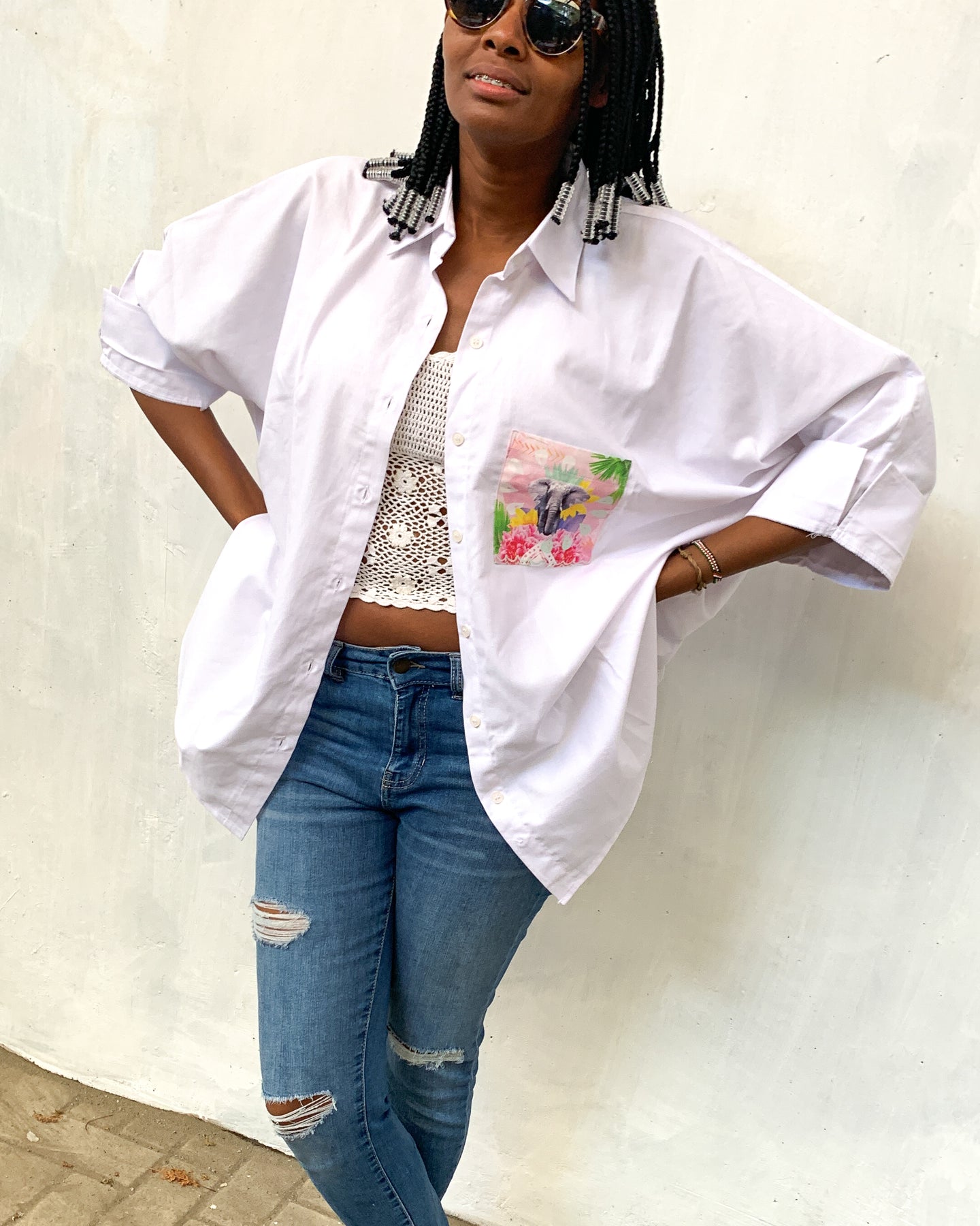 Oversized Shirt in White with Proud Tembo – Kangarui