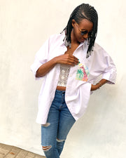 Oversized Shirt in White with Summertime Giraffe Pocket