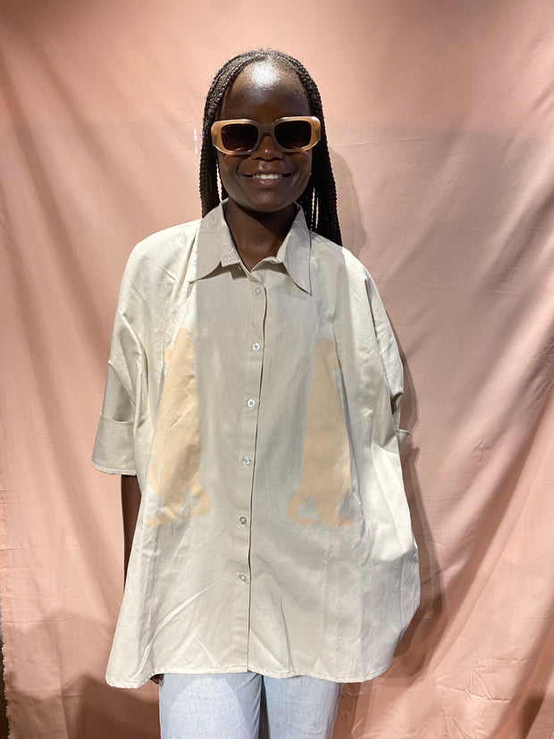 Oversized Shirt in Beige with Meerkat Print