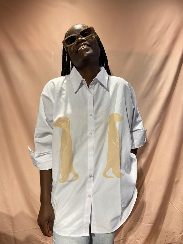 Oversized Shirt in White with Yellow Meerkat Print