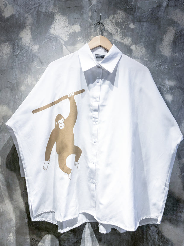 Oversized Shirt in White with Brown Gorilla Print
